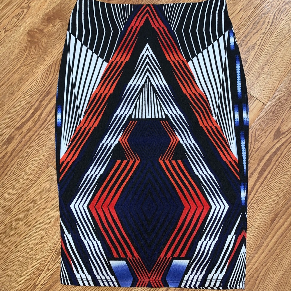 CLOSET CLEANOUT:GONE APRIL 1
Multicolor Pencil Skirt 🔜